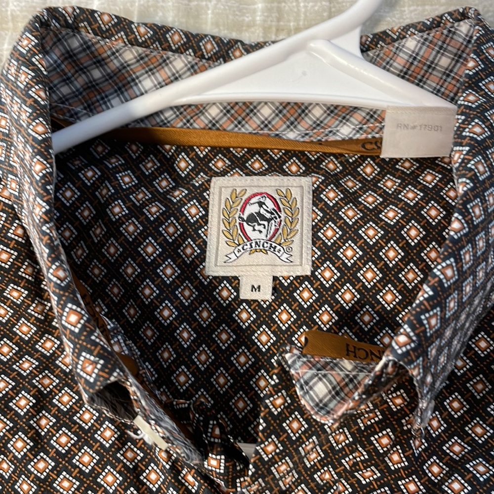 Cinch Ling Sleeve Button Down. Medium - image 2